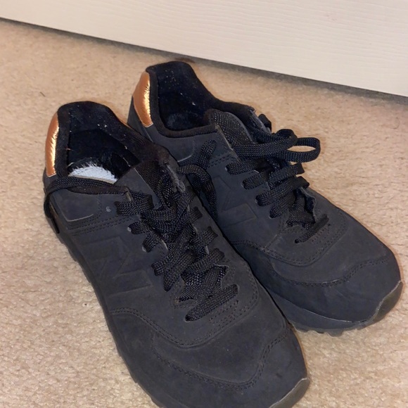 New Balance 574 - Picture 2 of 4